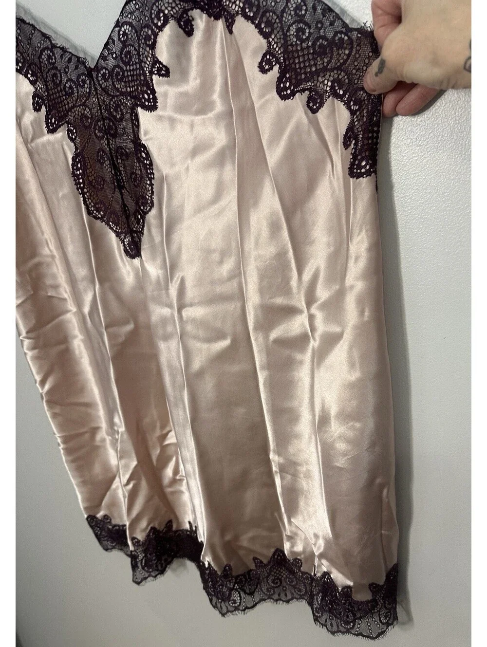 Cacique Luxurious Satin Beige Chemise Dark Purple Lace Contrast Size 18/ 20 EUC.